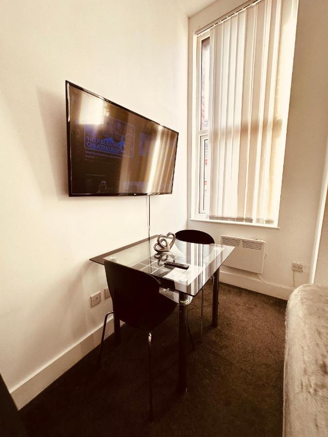 5 Star Luxury Studio Apartment, Big Smart Tv, Wifi, Liverpool City Centre, Easy Access Lock Box Entry! Exteriör bild